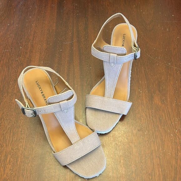 Lucky Brand Tan wedge Sandals Size 8 1/2 M NWOT - Picture 2 of 7